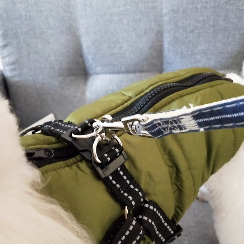 Wasserdichte Hundekleidung Winter-Hundemantel mit Geschirr