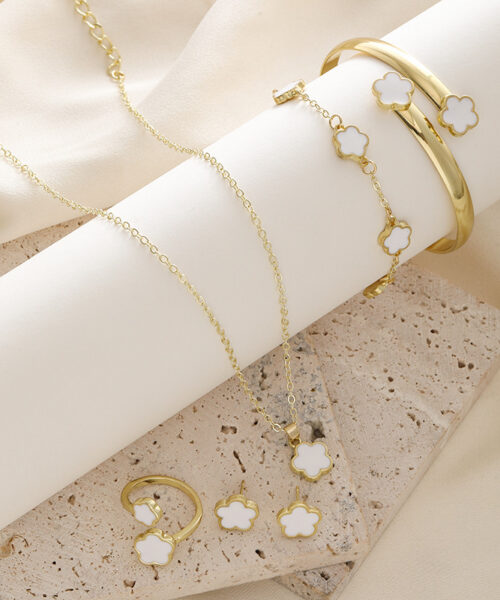 Parthenocissus Grass Jewelry 5-teiliges Glücksblumen-Halsketten-Set