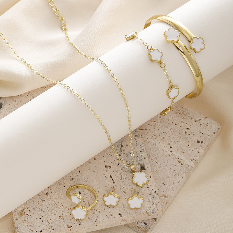 Parthenocissus Grass Jewelry 5-teiliges Glücksblumen-Halsketten-Set