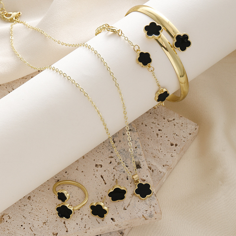 Parthenocissus Grass Jewelry 5-teiliges Glücksblumen-Halsketten-Set