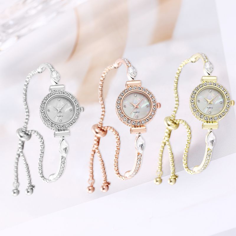 Dekorative ausziehbare Armbanduhr mit Diamantzifferblatt