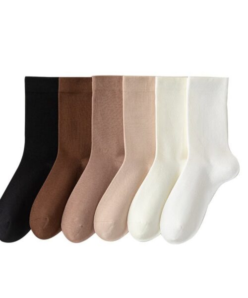 6 Paar. Diese Socken bestehen aus reiner Baumwolle