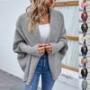 Neuer lockerer Strickpullover