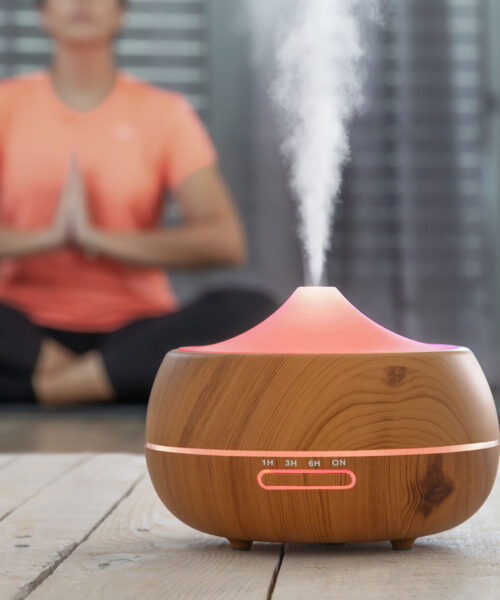 Aromadiffusor-Luftbefeuchter mit mehrfarbiger LED-Holzoptik InnovaGoods