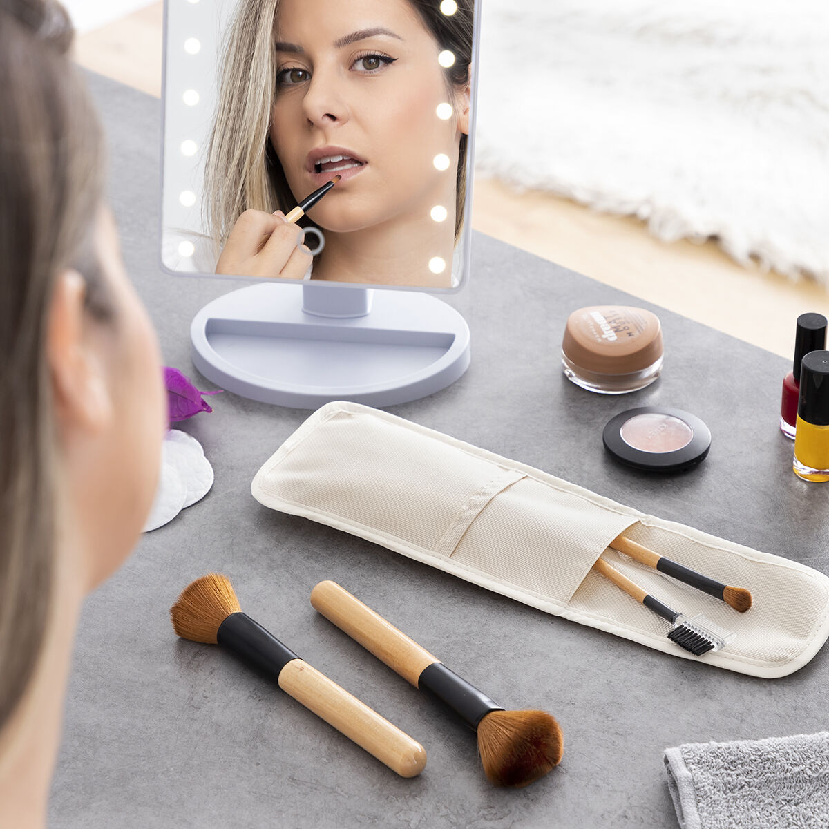Set Make-up-Pinsel aus Holz mit Tragetasche Miset InnovaGoods 5 Einheiten