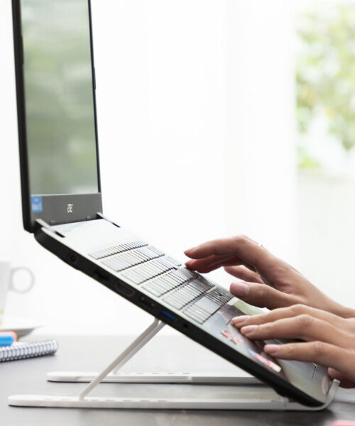Klappbarer und verstellbarer Laptopständer Flappot InnovaGoods