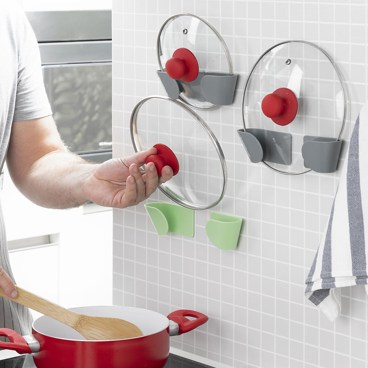 Set mit 3 selbstklebenden Haltern für Topfdeckel Smarack InnovaGoods